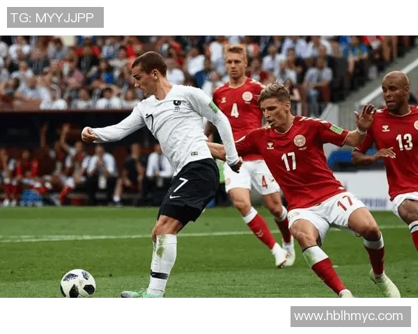 小孩巧妙整蛊足球明星引发全场爆笑瞬间与温馨互动