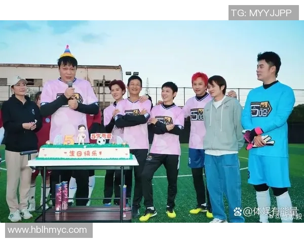 身高197厘米的足球明星如何在绿茵场上书写传奇人生 身高197厘米的足球明星如何在绿茵场上书写传奇人生