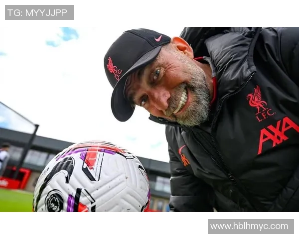 足球明星基恩的艺术之旅:从绿茵场到画布的精彩转变 足球明星基恩的艺术之旅:从绿茵场到画布的精彩转变